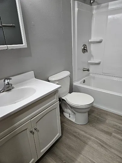 356 E Marquette — Photo 10