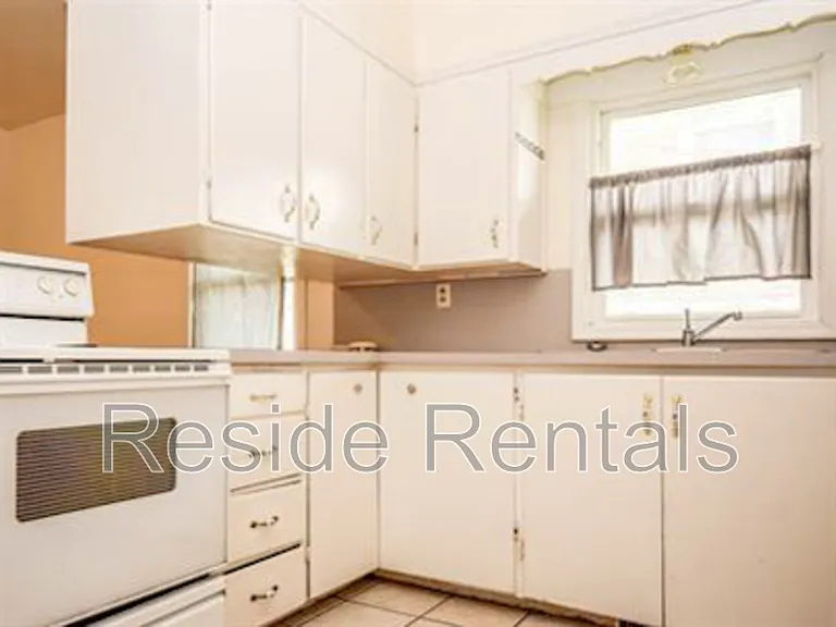 632 E 600 N #1 — Photo 8