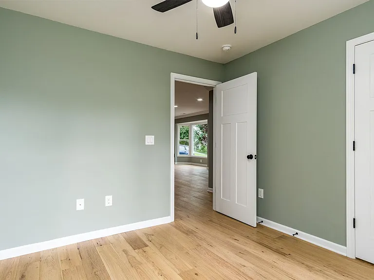 101 McCormick Cir — Photo 21