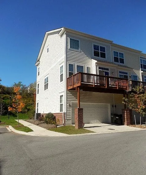 400 Ava Way NE — Photo 3