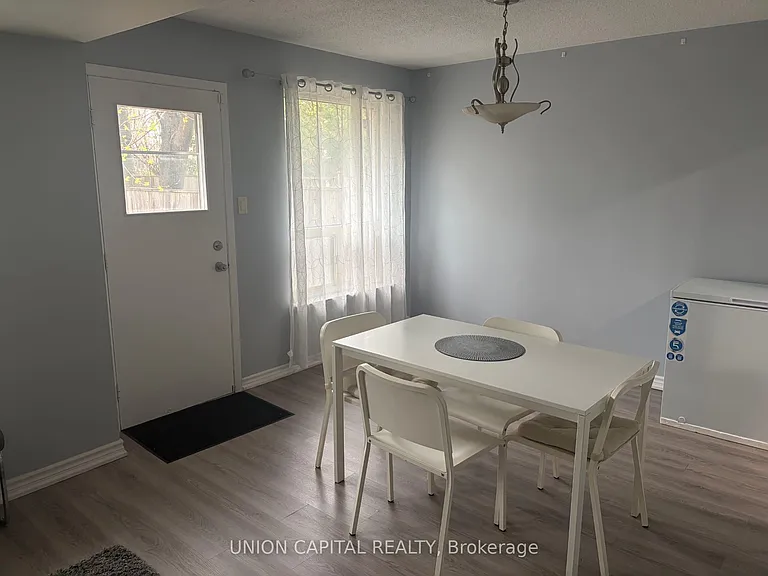 71 Osterhout Pl #ROOM — Photo 10