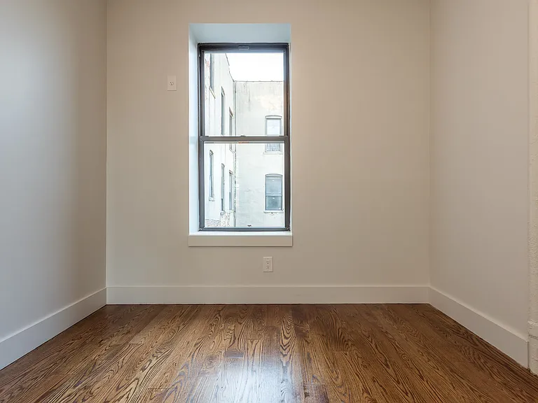663 Hancock St #9 — Photo 7