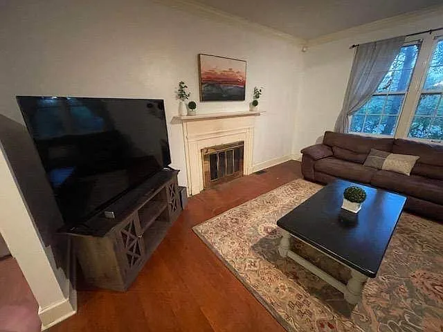 1103 Military Rd — Photo 4