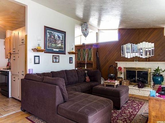 3rd image of 4003 S Las Flores St