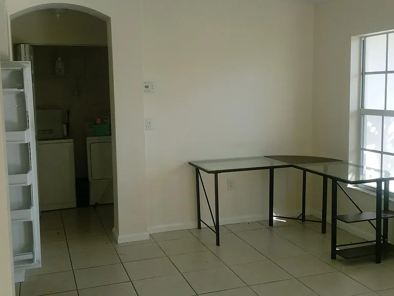 229 SW Chelsea Ter — Photo 18