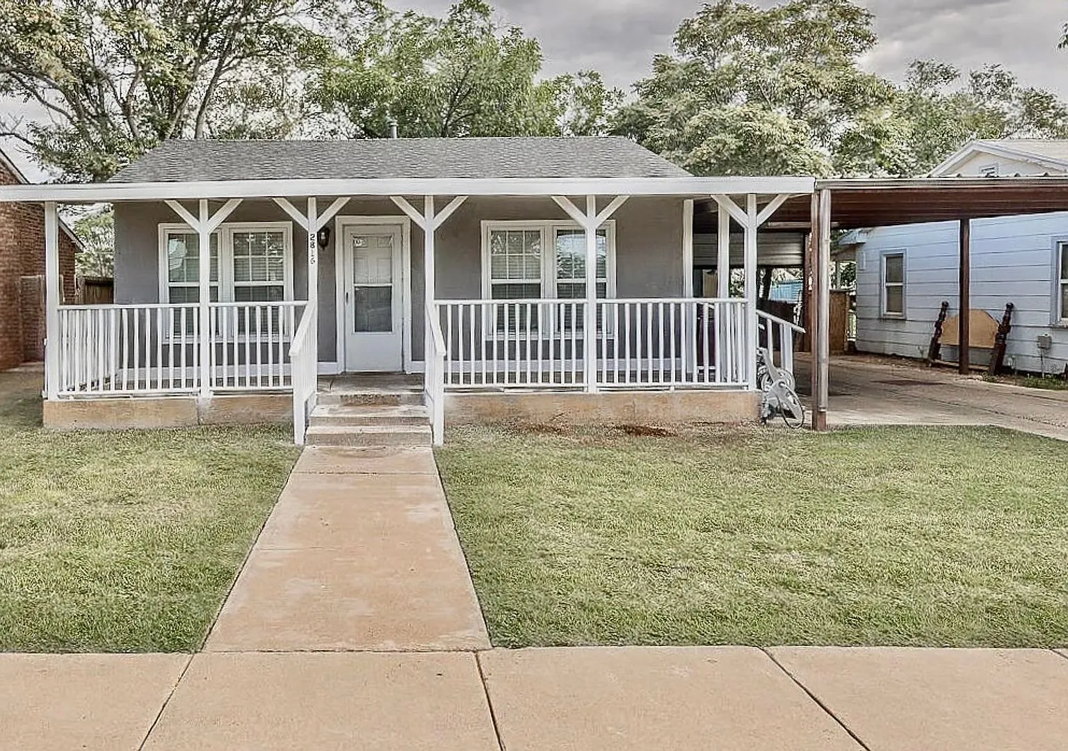 Adorable, Updated 2/1 in Arnett Benson with Storage Shed! — Photo 2