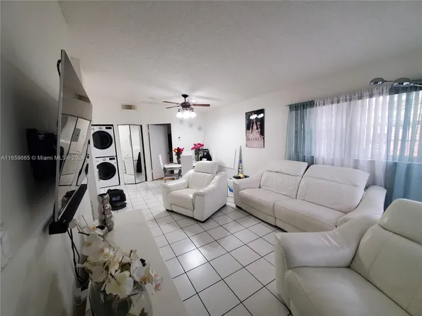 15328 SW 77th Ln APT 203, Miami, FL 33193