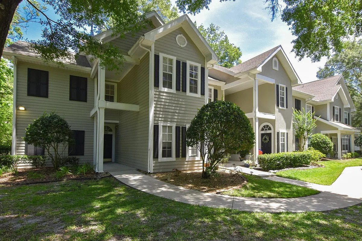 Building Photo - 10000 SW 52nd Ave #EE184