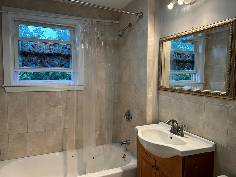 21-23 Weston St #1 — Photo 12