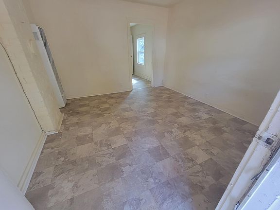 3rd image of 110 Osborne Ave
