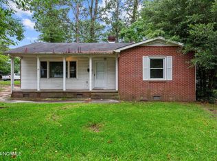 207 Pierce Rd, Kinston, NC 28501