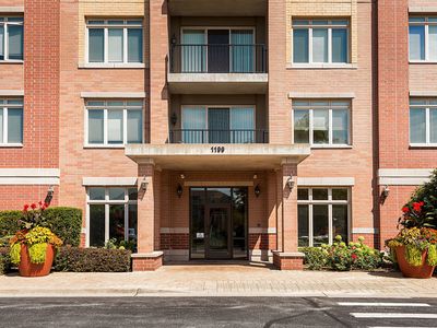 1199 E Port Clinton Rd Unit 402, Vernon Hills, IL, 60061