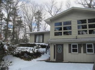 28 Wells Park Rd, Sturbridge, MA 01566