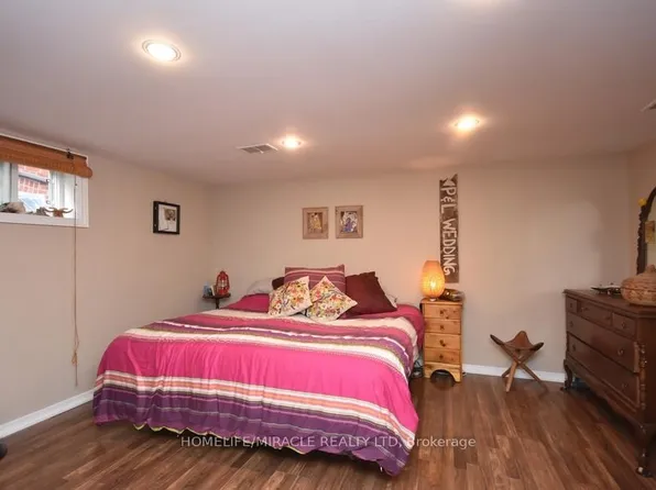 1476 Cawthra Rd, Mississauga, ON L5G 4L2