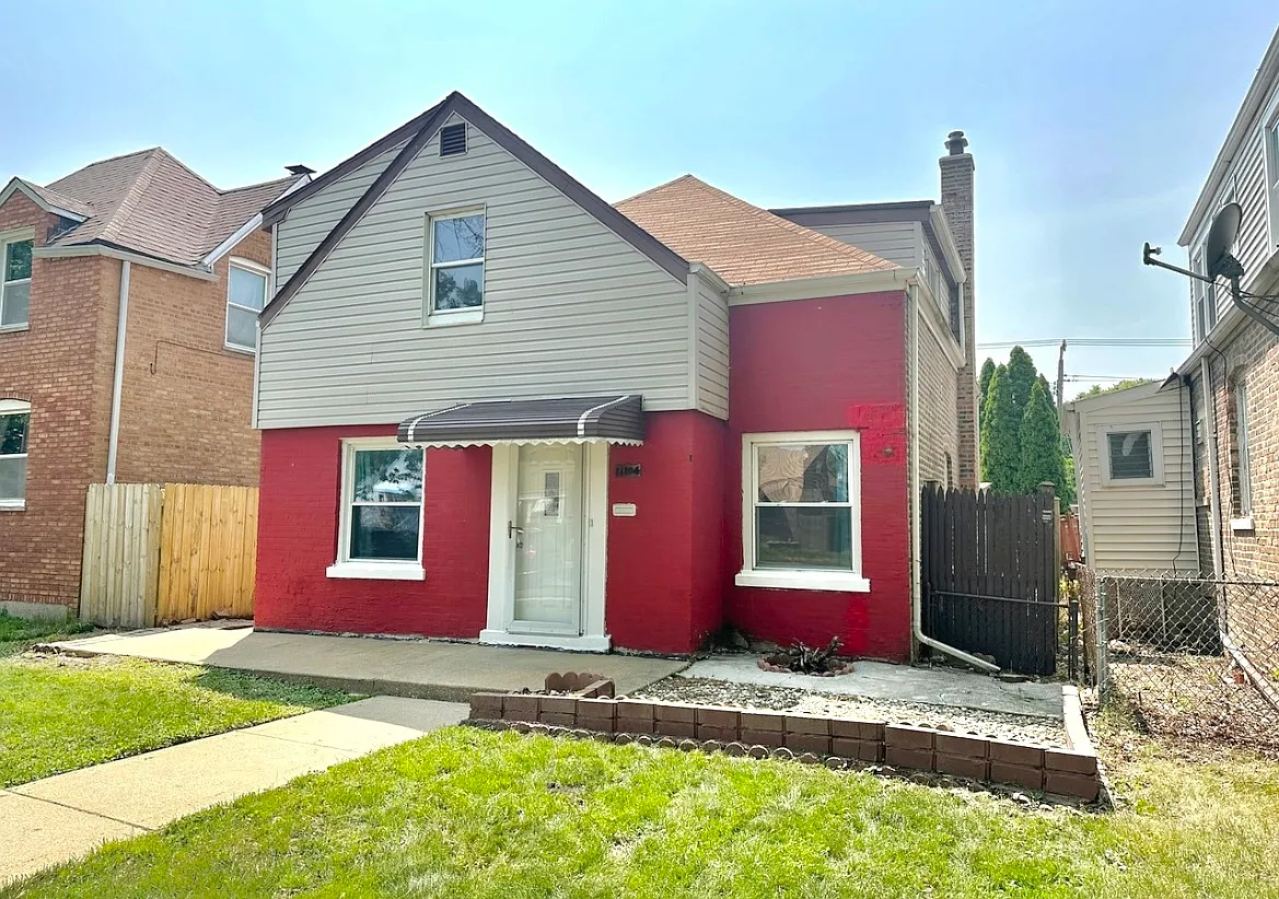 11104 S Avenue C photo 1