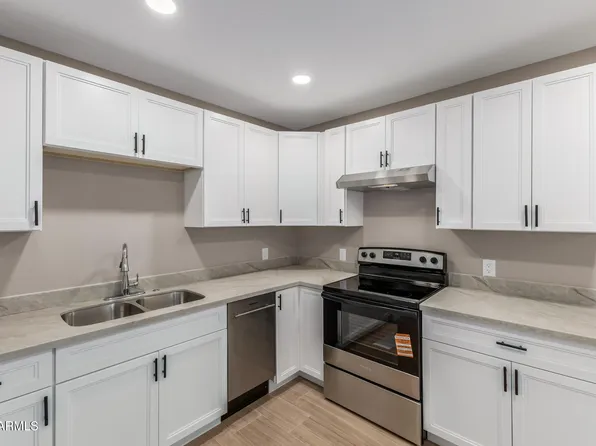 1906 E ALMERIA Road, Phoenix, AZ 85006