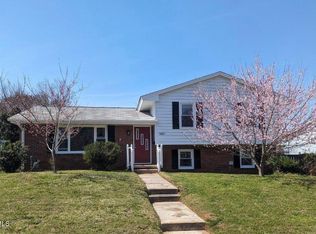 1401 N King Charles Rd, Raleigh, NC 27610