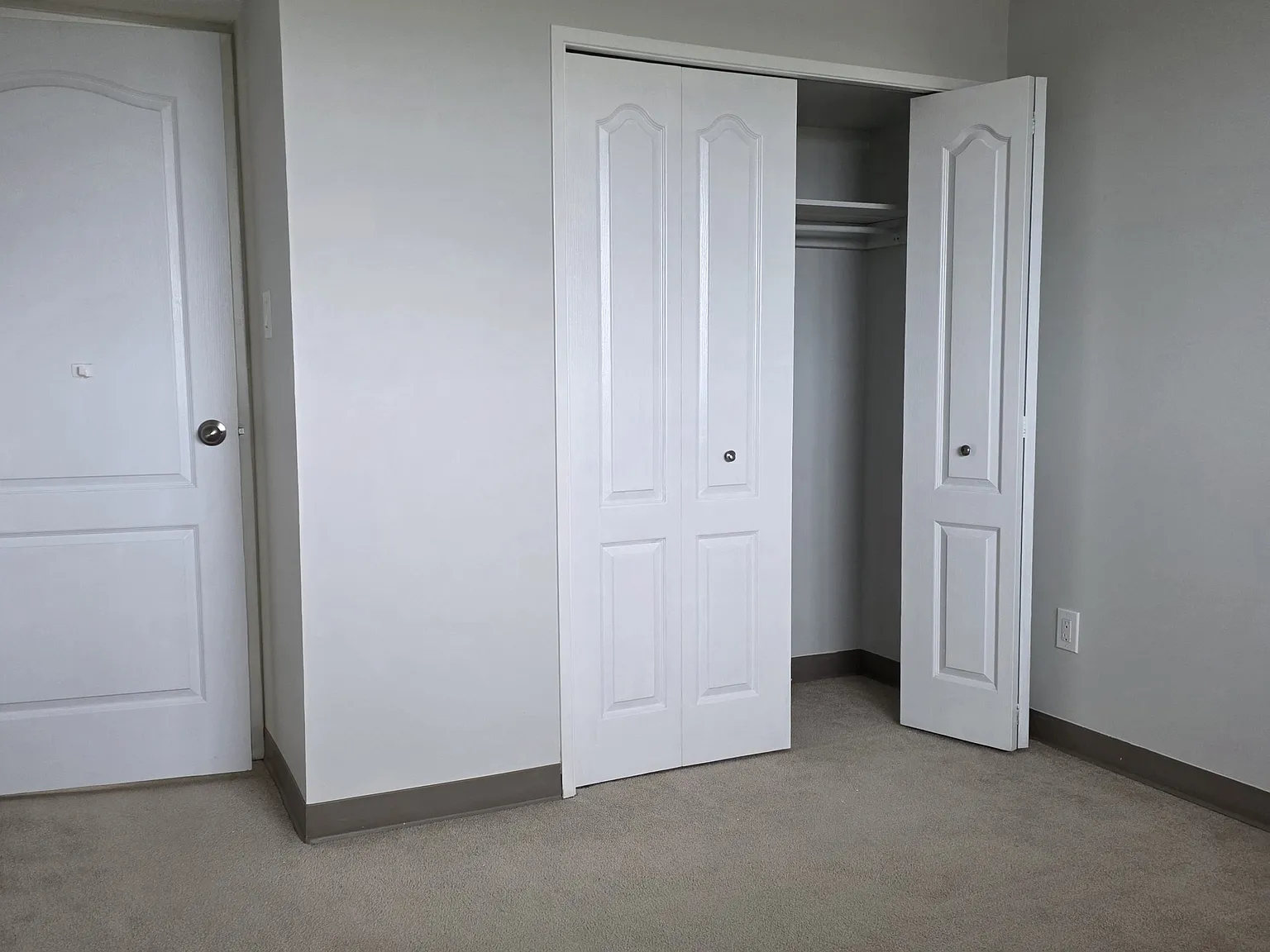 2 bed, 840 sqft, $1,895 — Photo 3