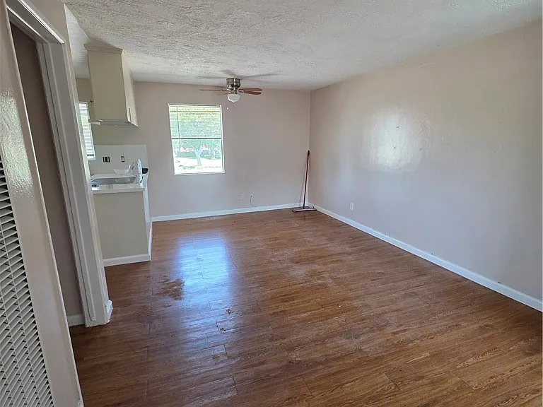 7490 Magnolia Ave #U — Photo 3