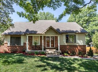 7016 Hallet St, Shawnee, KS 66216