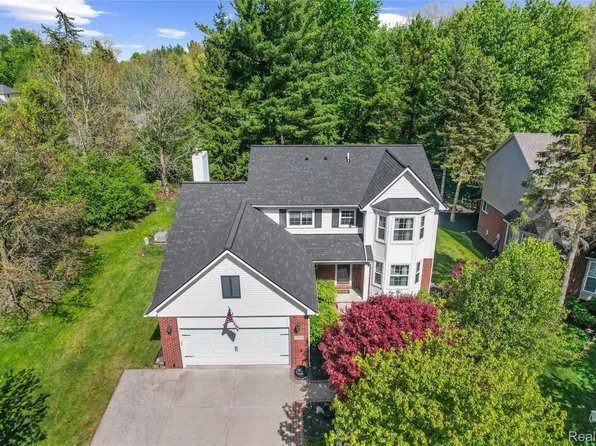 25951 Abbey Dr, Novi, MI 48374