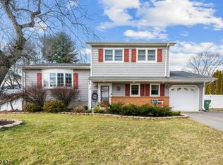 105 Carter Ter, Hackettstown, NJ 07840