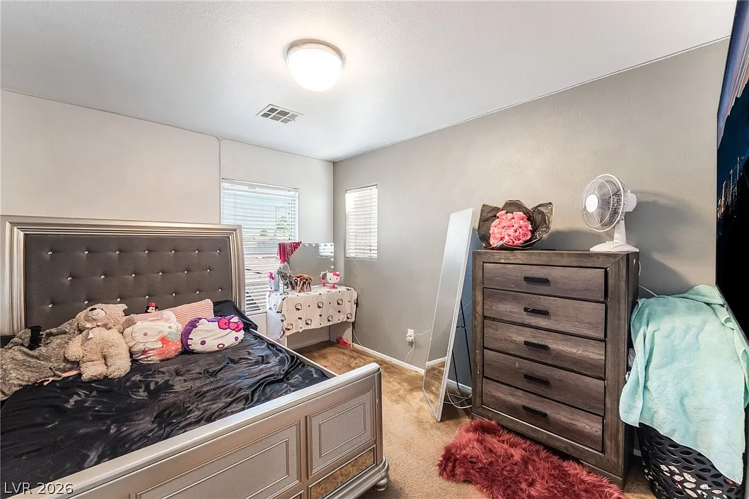 4 bed, 2.5 bath, 2009 sqft, $2,400 — Photo 3