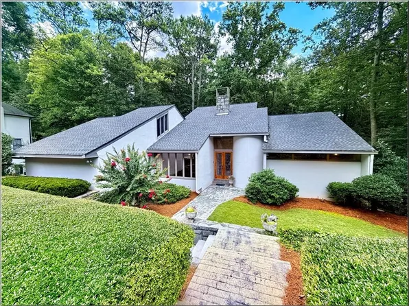 320 Fauna Ct, Sandy Springs, GA 30350
