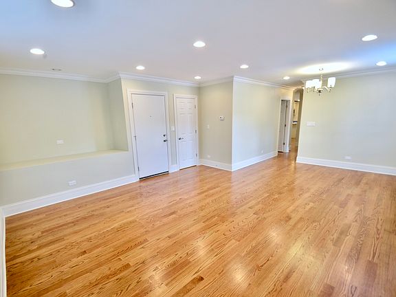 4th image of 6427 N Albany Ave #3