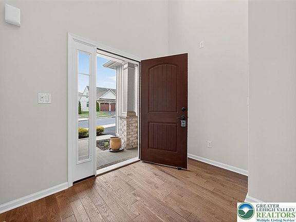3rd image of 4109 Eveningstar Rd
