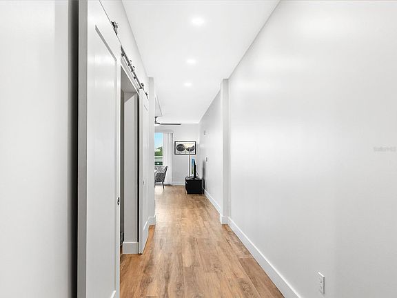 5th image of 1709 N Tamiami Trl #419A