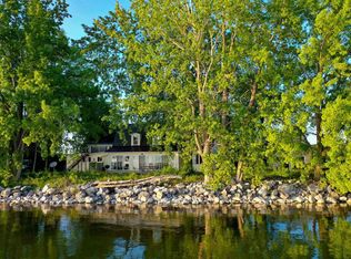 2482 W Shore Rd, Alburgh, VT 05440