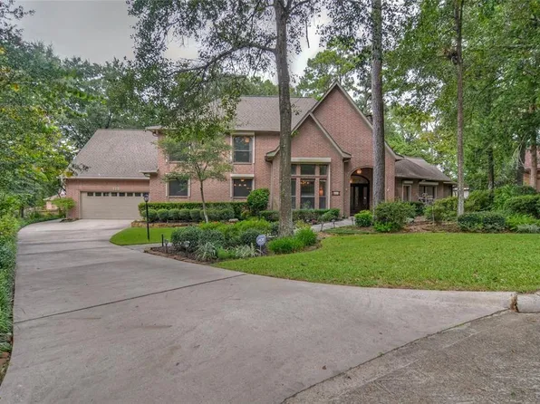 221 Springs Edge Dr, Montgomery, TX 77356