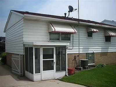 2nd image of 4402 Arbutus Ln