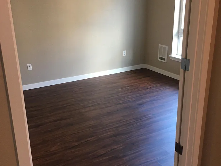 Capitol Steps Apartments & Furnished Suites — Photo 34