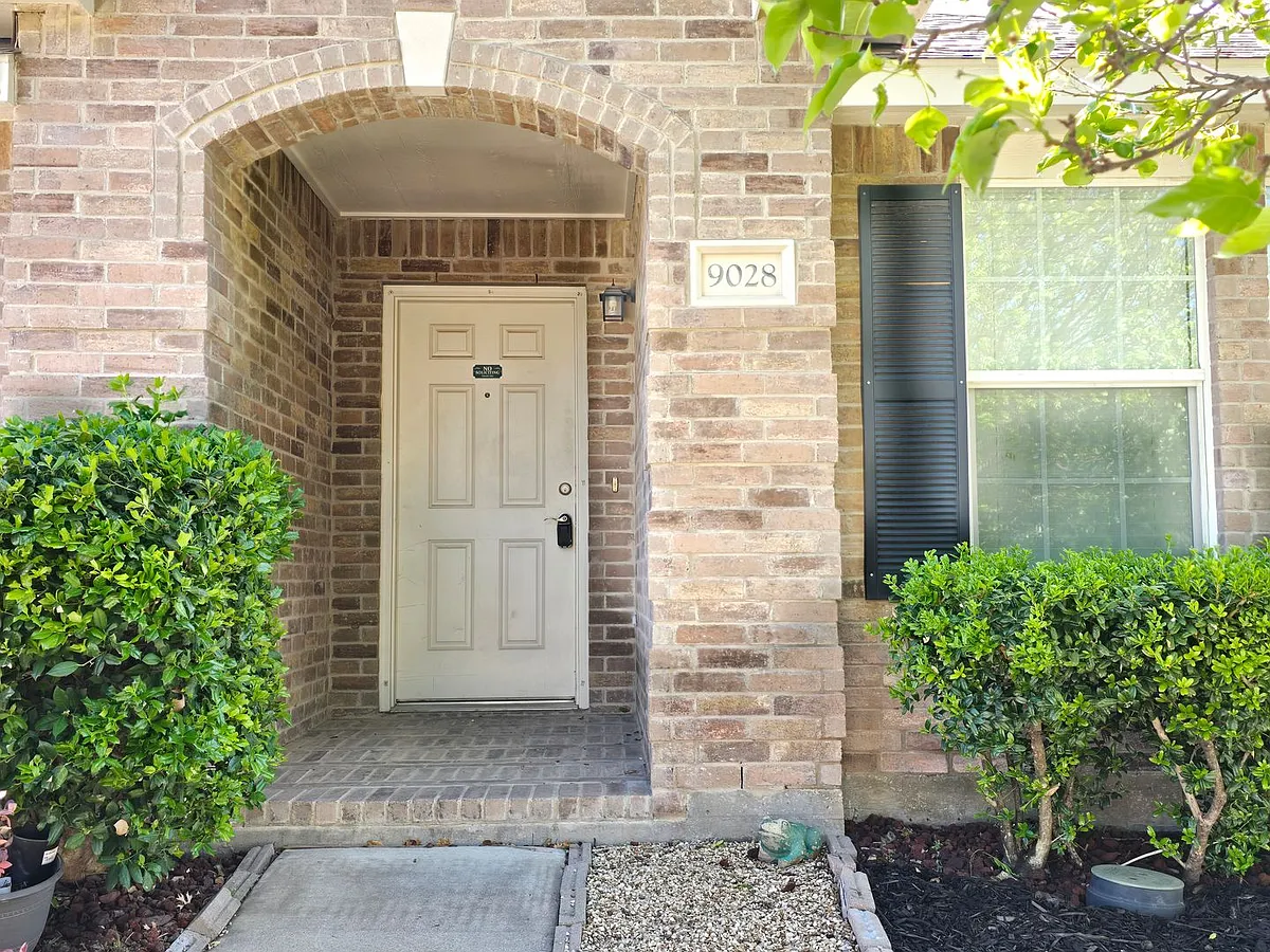 Building Photo - 9028 Navigation Dr