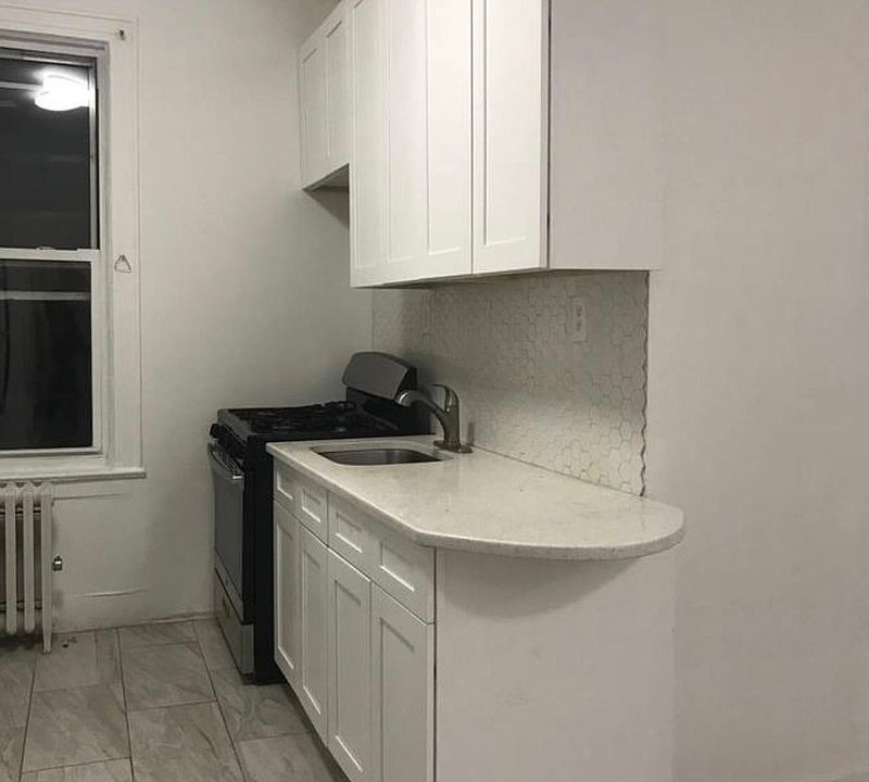 1st image of 2556 98th St