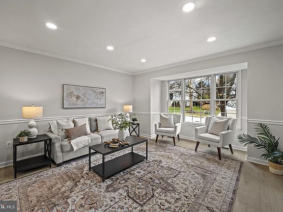 5th image of 2104 Cottage Hill Ct