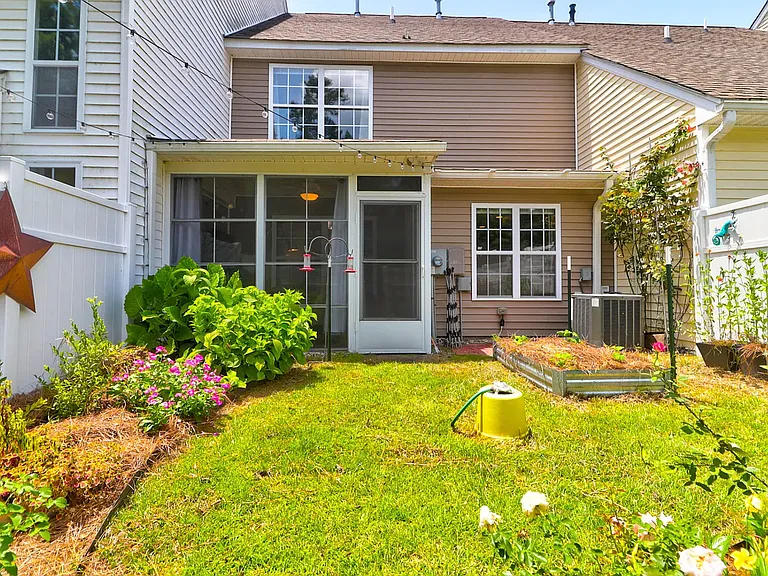 1002 Poplar Grove Pl — Photo 23