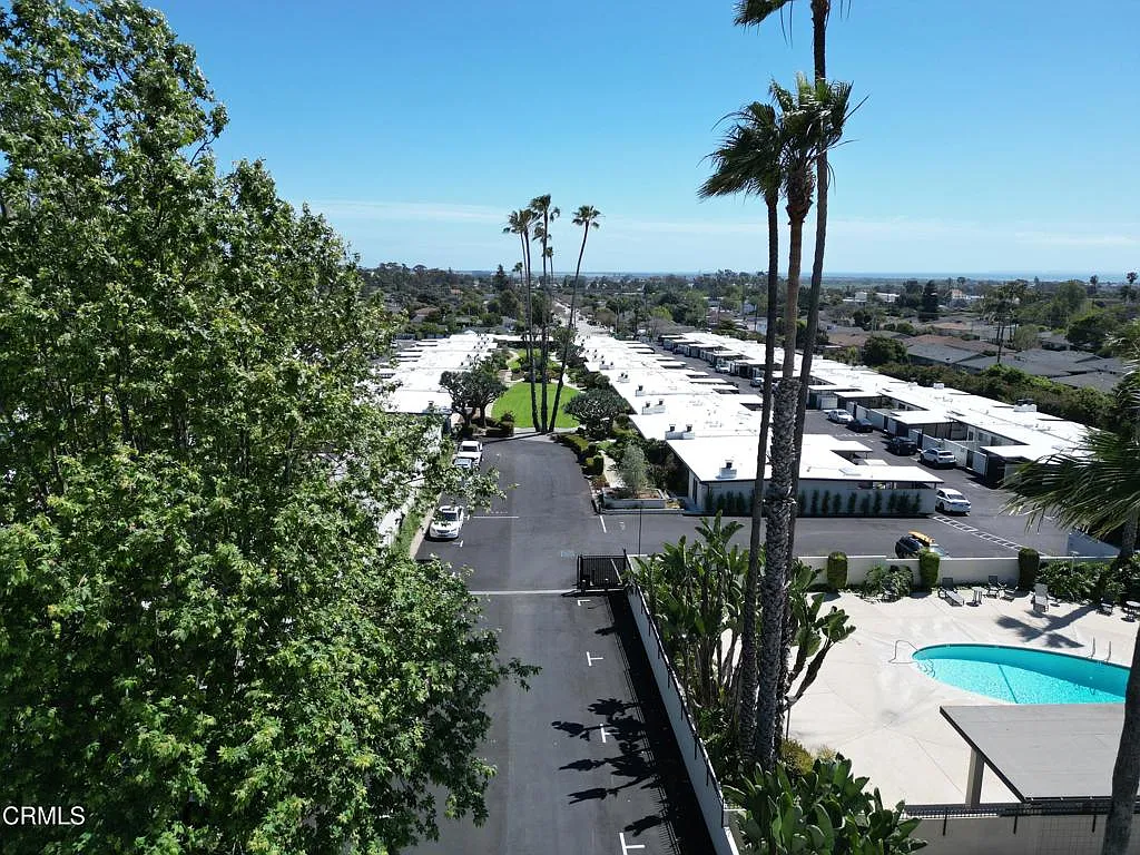 2 bed, 1.0 bath, 765 sqft, $2,850 — Photo 2