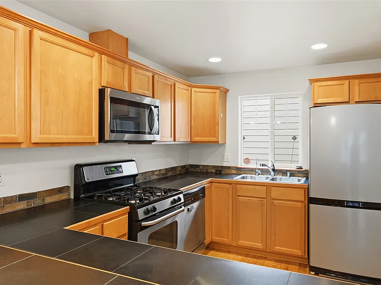 10520 Whitman Ave N #C — Photo 8