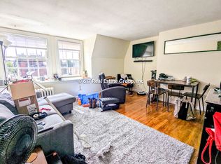 15 Joy St APT 9, Boston, MA 02114