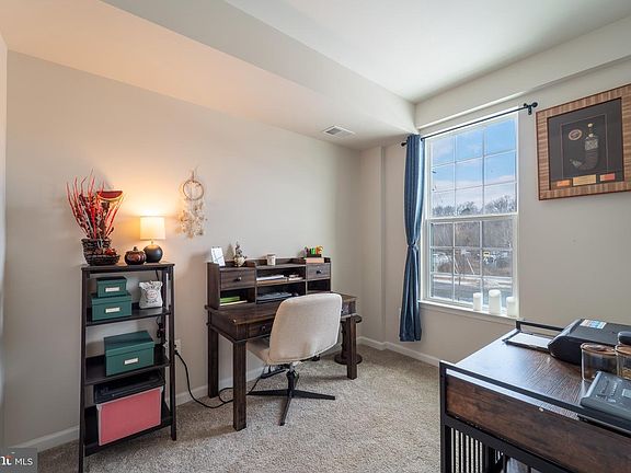 5th image of 1012 Alum Spring Rd