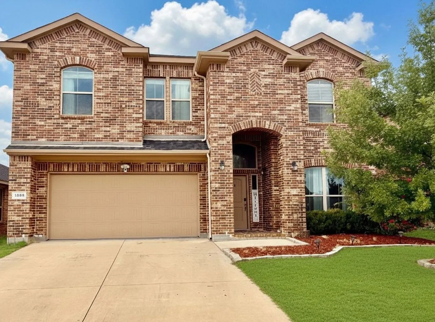 5 bed, 2914 sqft, $3,050 — Photo 1
