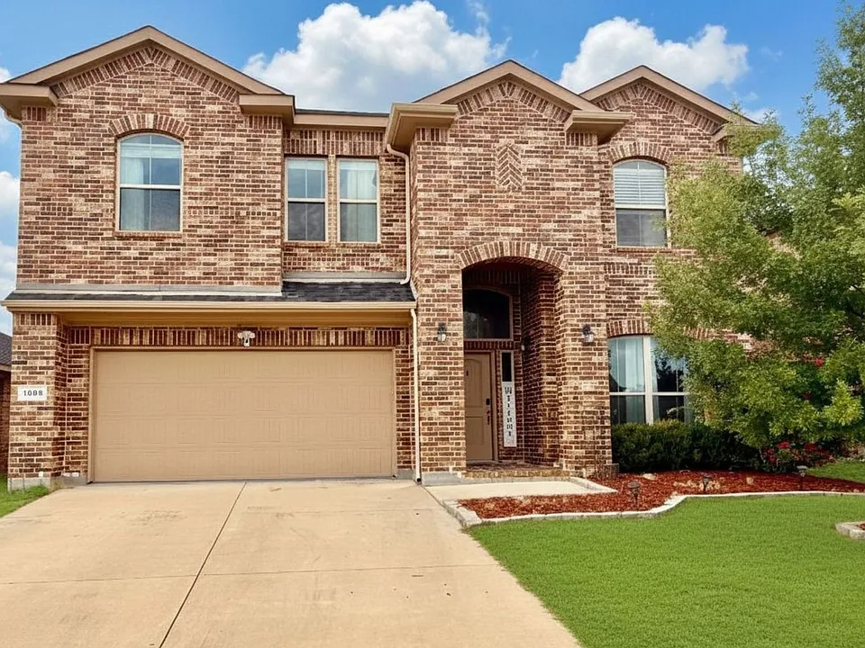 1009 Cushing Dr