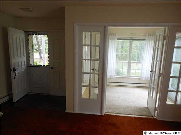 3rd image of 538 Warwick Court #B