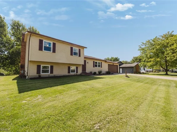 1004 Lancaster Dr, Medina, OH 44256