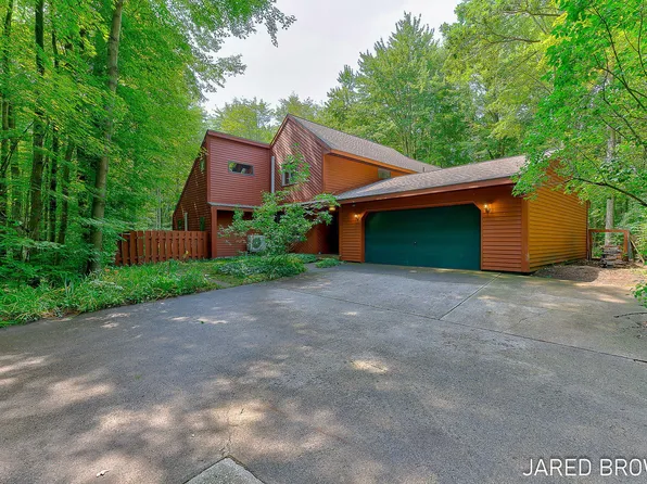 3895 E Ellis Rd, Muskegon, MI 49444