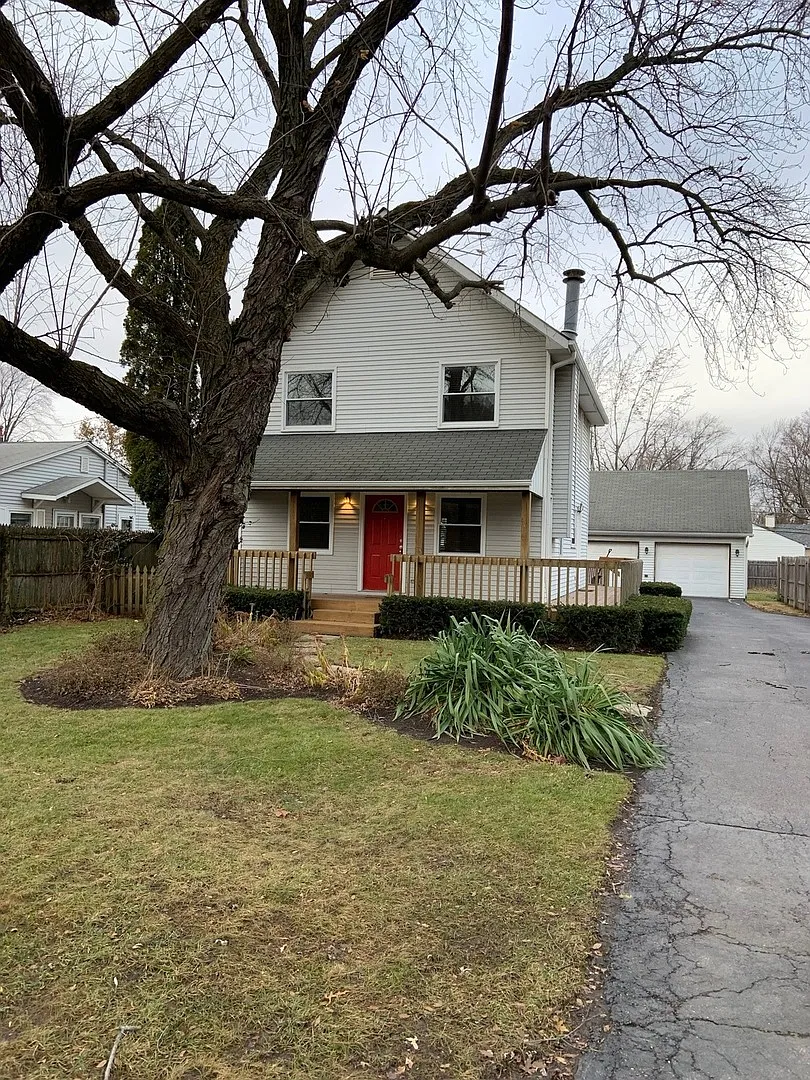 1015 Rockland Rd photo 1