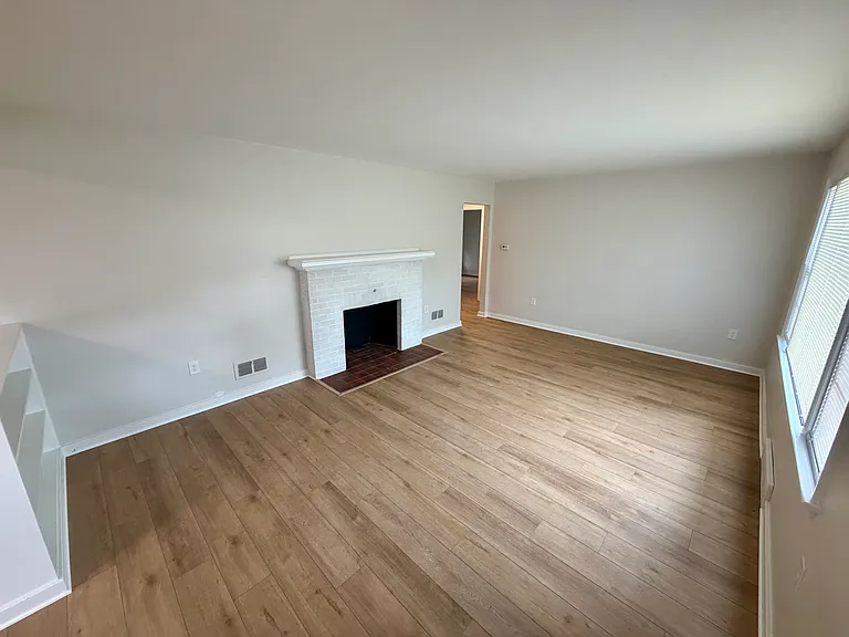 360 S Findlay St — Photo 6